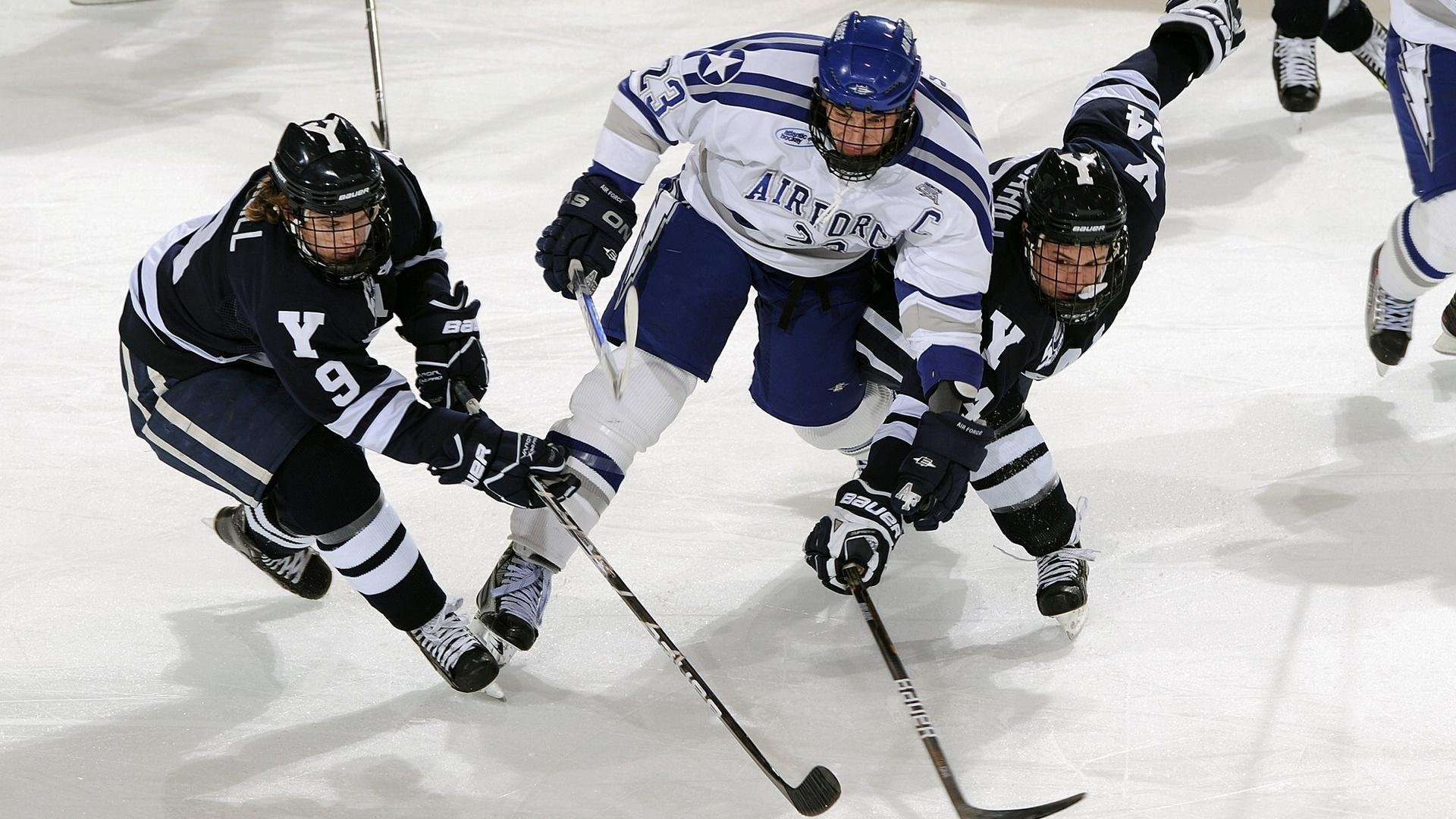球迷的呐喊点燃中国篮球之夜，中国篮球之路在何方