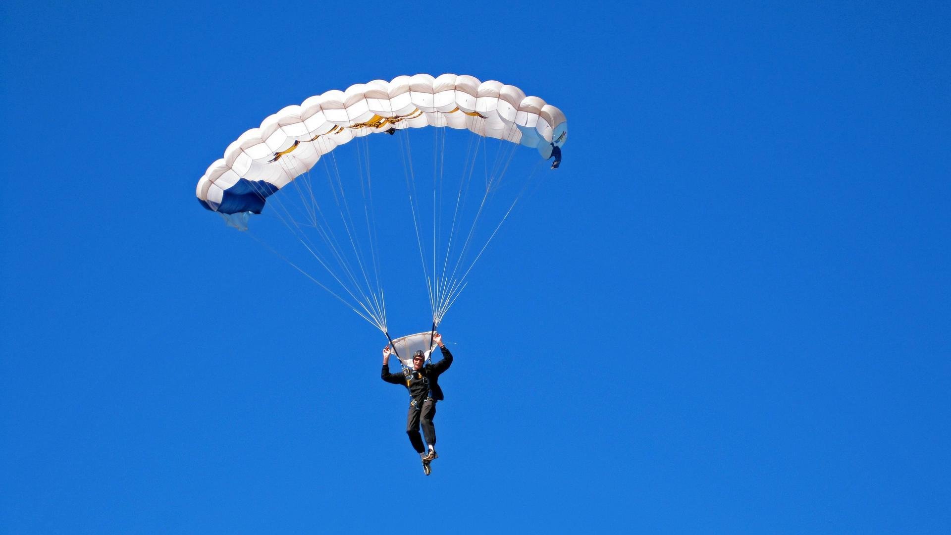 美国公开赛冷门不断，多位种子选手止步第二轮，美国公开赛举办时间