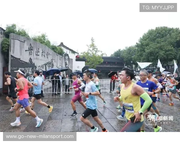 马拉松跑者边跑边跳街舞吸粉百万